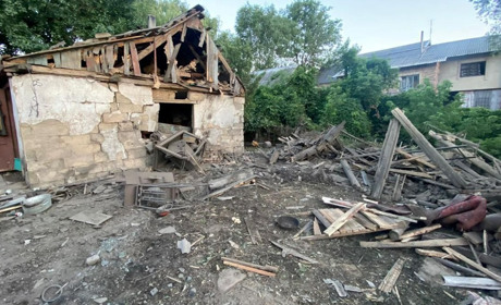 Російські окупанти пошкодили 21 будинок у громаді. Що відомо про обстановку в Торецьку та Нью-Йорку