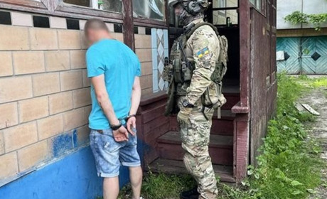 У Ніжинському районі поліцейські затримали наркоторгівця, що збував психотропні речовини