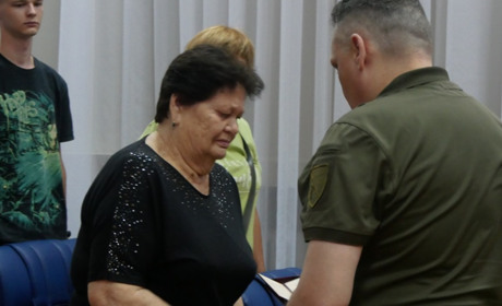 У Покрові вшанували пам'ять захисників України та підтримали важливі рішення на сесії міськради