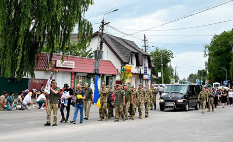 У Кагарлику провели в останню дорогу Євгенія Кучера – він загинув в бою на Донеччині