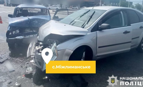 В Одеському районі водійка не пропустила авто, а мала: троє людей у лікарні з численними травмами