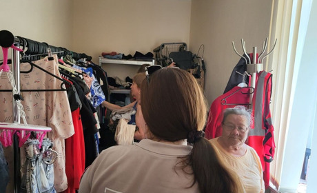 У Нікополі працює банк одягу від Червоного Хреста