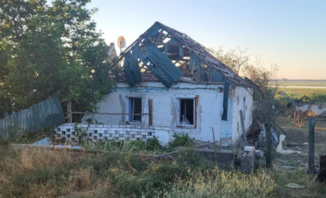Росіяни обстріляли житлові квартали на Херсонщині. Одна людина загинула, шестеро поранені