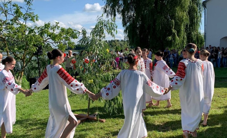 Новини воєнного часу. Старокостянтинівщина. Свято Івана Купала, виконком та звання "Мати-Героїня"