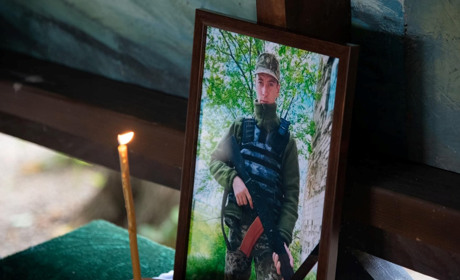У Нікополі попрощалися з Олександром Жовтоштаном: земляки віддали шану герою