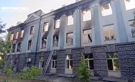 Армія рф на Херсонщині поцілила у житлові квартали, навчальний заклад та медустанову