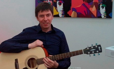 Діти на фронті та запеклий шлях до Запоріжжя. Істрія мелітопольського музиканта Артема Шулятьєва