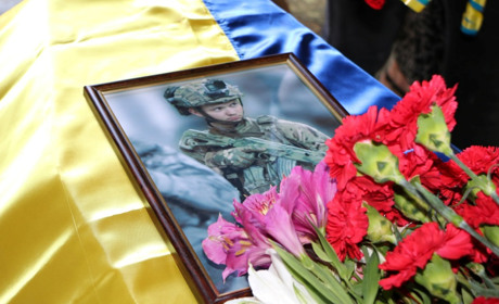 Нікополь попрощався з Героєм Данилом Кольцовим