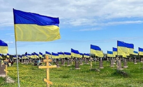 Розривають і рівняють із землею. На Скадовщині окупанти нищать могили українських військових