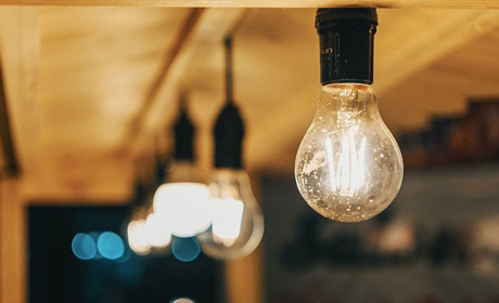 День без відключень електроенергії: коли в Київській області не вимикатимуть світло (доповнено)