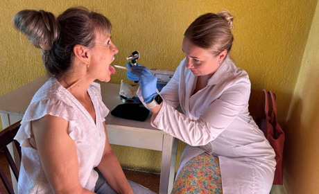 ВПО з Луганщини запрошують на амбулаторно-консультативні прийоми, якщо турбують вухо, горло, ніс