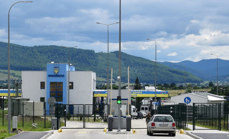 Житель с. Мамаївці пред’явив прикордонникам фальшиві документи для виїзду за кордон - слідчі поліції