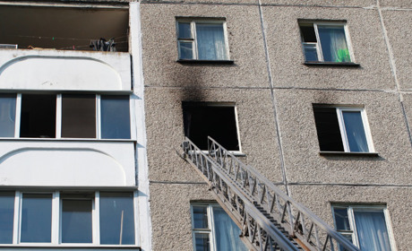 Пожежа в дев’ятиповерхівці: в Южноукраїнську врятували жінку від отруєння продуктами горіння