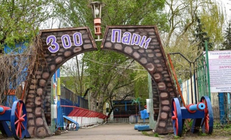 Знущаються не тільки з людей. В Луганському зоопарку окупанти тримають тварин без води, на сонці