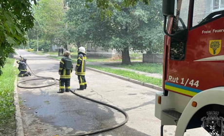 Добровольці-рятувальники Покровська борються з пожежами у Родинському: два виклики за добу