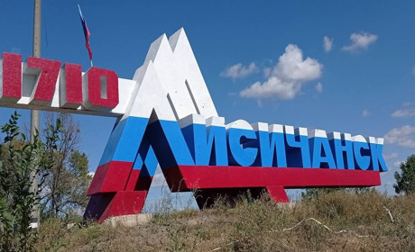 "Щасливе життя". На окупованій Луганщині "виживатимуть" за рахунок вантажних перевезень