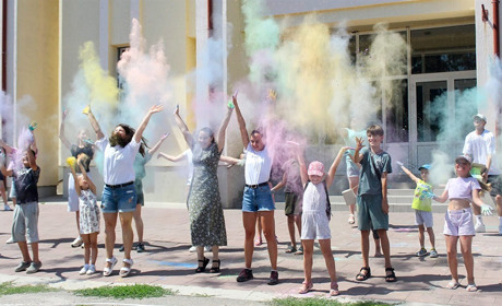 Річницю молодіжного простору Ржищівської громади «Youth live" відсвяткували благодійним фестивалем