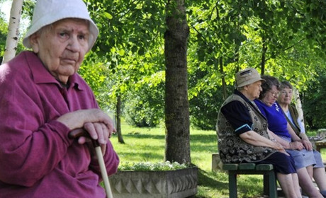 Переселенцям з Луганщини нададуть роз’яснення з питань пенсійного забезпечення. Куди звертатися