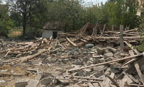 Обстріл Покровського району: росіяни поранили двох людей, пошкодили житлові будинки