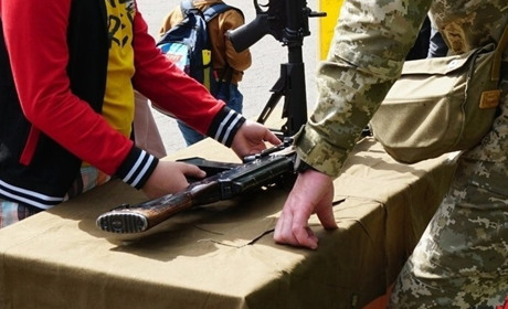 “Захист України” у школах Полтавщини: вчитимуться управляти дронами, поставлять тири та тренажери