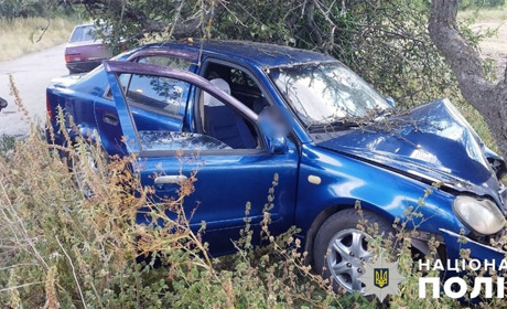 У Гадячі поліція розслідує обставини смерті чоловіка, якого знайшли за кермом автівки