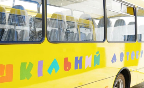 Шосткинській громаді передали новий шкільний автобус