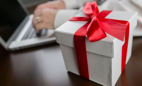 Чому важливо дарувати подарунки бізнес-партнерам?