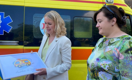 Чернігівська обласна дитяча лікарня отримала «швидку» від благодійників