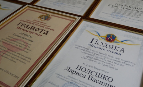 У Покрові привітали медичних працівників з професійним святом