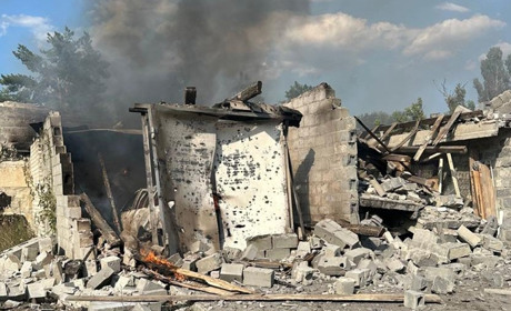 Торецьк під ударом: місто вихідними зазнало масштабних руйнувань внаслідок авіаударів та обстрілів