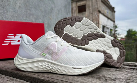 Де можна замовити оригінальні жіночі кросівки New Balance?