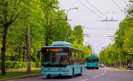 У Чернігові оновлено назви автобусних та тролейбусних маршрутів через перейменування вулиць