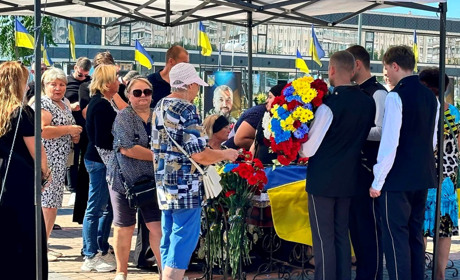 Южненська громада попрощалася з двома військовослужбовцями (ФОТО)