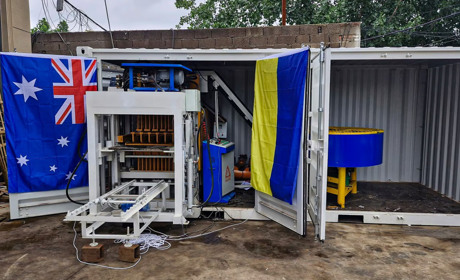 Австралійський стартап відправив на Київщину мінізавод для створення будівельних Lego-блоків