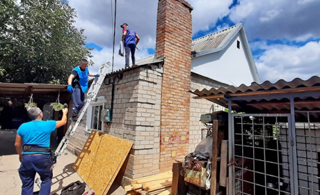 «Проліска» надає допомогу постраждалим від обстрілів у Нікополі