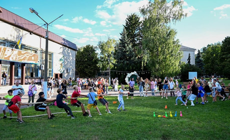 Яскраво, весело та стильно: вулична вечірка до Дня молоді у Кагарлику (фоторепортаж)