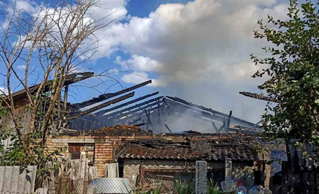 Вогонь наробив шкоди в Кагарлику: пошкодив будівлю та знищив майно