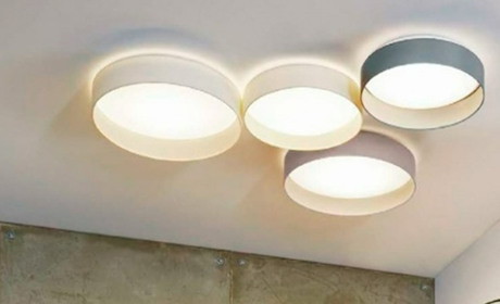 Стельовий світильник для вітальні: на що слід звернути увагу при виборі освітлення