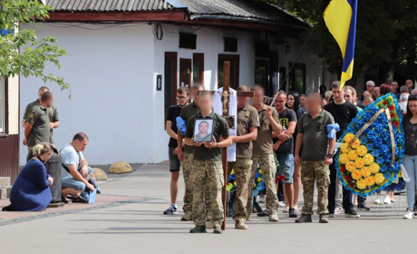 Ніжин провів в останню путь загиблого захисника – Олександра Біленка