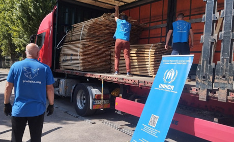 Партнери продовжують допомагати в подоланні наслідків ворожих обстрілів у Нікополі