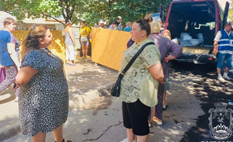 Благодійні організації надали допомогу постраждалим від нічного ракетного удару по Покровську