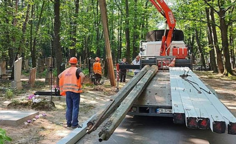 У Чернігові посилять безпеку на кладовищі в Ялівщині після акту вандалізму