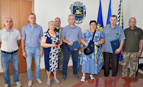 У Нікополі вручили державні нагороди п'ятьом військовослужбовцям, четверо з яких — посмертно