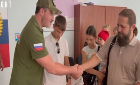Піп вивіз 8 дітей в окупацію. Прихильники "російського світу" виїжджають на лівобережжя Херсонщини