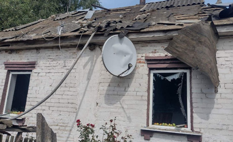 Внаслідок обстрілу на Глухівщині просто неба лишилося подружжя літніх людей