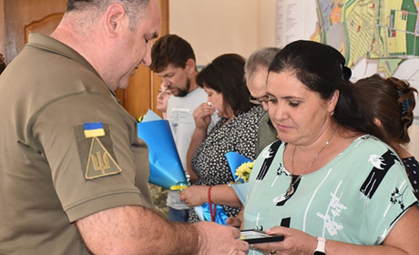 У Старокостянтинові вшанували родини загиблих військовослужбовців