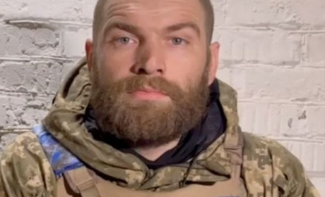 Командир морпіхів Сергій Волинський з Полтави ініціював прапора для полонених і загиблих