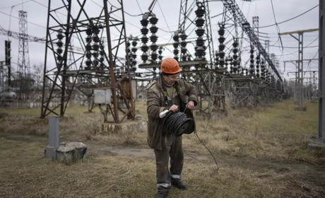 По всій Україні введено екстрені відключення світла через атаку росіян на енергосистему