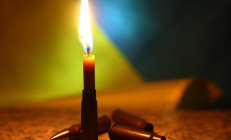 Звягель прощатиметься із загиблим Віталієм КРАВЧЕНКОМ