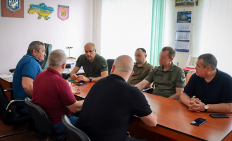 У Марганці обговорили співпрацю ЗСУ та місцевої влади на нараді з народним депутатом